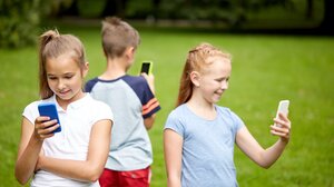 Υπάρχει «σωστή» ηλικία να αποκτήσει smartphone το παιδί;
