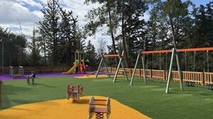 Έτοιμες να καλωσορίσουν τα παιδιά πέντε νέες σύγχρονες, ασφαλείς και πιστοποιημένες παιδικές χαρές στο Δήμο Φαιστού