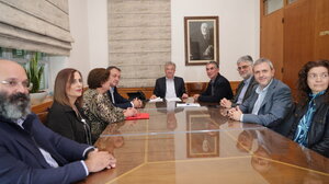 Προγραμματική σύμβαση Περιφέρειας Κρήτης και ΕΛΜΕΠΑ για την κατάρτιση 500 εργαζομένων σε θέματα προσβασιμότητας ΑμεΑ