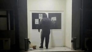 Μέλη του Ρουβίκωνα έκαναν καταδρομική επίθεση στα γραφεία του ΟΠΕΚΕΠΕ στη Λάρισα