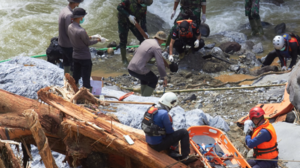 Περισσότεροι από 1.000 νεκροί από τις πλημμύρες στην Ασία, κινητοποίηση του στρατού
