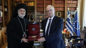 Ο ΠτΔ συναντήθηκε με τον αρχιεπίσκοπο Αμερικής Ελπιδοφόρο