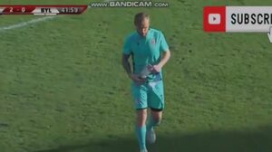 Απίστευτο σκηνικό στην Αλβανία: Τερματοφύλακας βγάζει τα γάντια και φεύγει από το γήπεδο