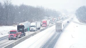 Χειμερινή καταιγίδα σαρώνει τις ΗΠΑ, σοβαρά προβλήματα σε δρόμους και αεροδρόμια