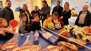 Στήριξη του Δήμου Μαλεβιζίου στο Δημοτικό Σχολείο Ροδιάς με νέο αθλητικό υλικό