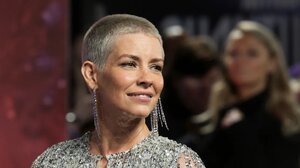 Η Εβάντζελιν Λίλι αποκαλύπτει ότι έχει εγκεφαλική βλάβη μετά από σοβαρή πτώση