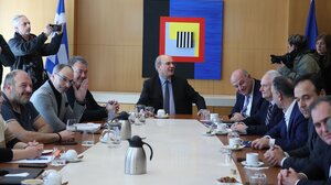 Ολοκληρώθηκε η σύσκεψη κυβέρνησης - αγροτών: "Οι αγρότες στα μπλόκα θα κρίνουν το αποτέλεσμα"