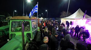 Αγρότες: Πρωτοχρονιά στα μπλόκα - Την Κυριακή η πανελλαδική σύσκεψη στα Μάλγαρα