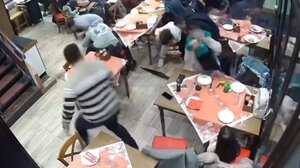 Αλεξανδρούπολη: Η στιγμή που ανεμοστρόβιλος χτυπάει εστιατόριο γεμάτο με κόσμο