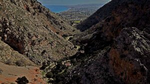 Εξόρμιση στο φαράγγι του Αλμυρού από τους «Δρόμους Ζωής»