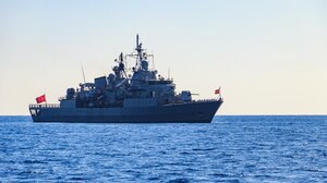 Τουρκική φρεγάτα παρενόχλησε πλοίο που ποντίζει καλώδιο στο Αιγαίο