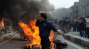 Εικόνες φρίκης από το Ιράν: Σοροί νεκρών διαδηλωτών σε μαύρες σακούλες στους δρόμους