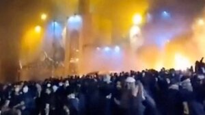 Χάος στο Ιράν: Πάνω από 500 νεκροί και διαδικτυακό «μπλακ άουτ»