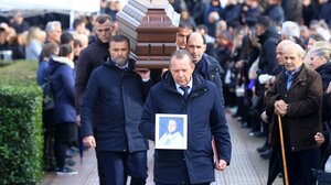 Σε κλίμα οδύνης οι κηδείες των τριών γυναικών που σκοτώθηκαν στη Βιολάντα