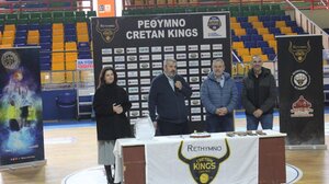 Ρέθυμνο Cretan Kings: Με χαμόγελα και ευχές η κοπή της πρωτοχρονιάτικης πίτας