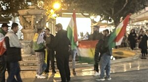 Διαμαρτυρία Κούρδων της Συρίας στο Ηράκλειο για το αιματοκύλισμα στη Ροζάβα