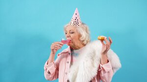 Μακροζωία: 9 superfoods που θα προσθέσουν χρόνια στη ζωή σας, σύμφωνα με ειδικούς