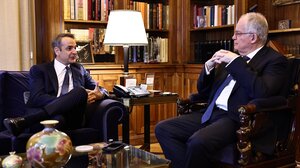 Μητσοτάκης σε Τασούλα: Να πρυτανεύσει η λογική για να αποφύγουμε τα χειρότερα στις σχέσεις ΕΕ – ΗΠΑ