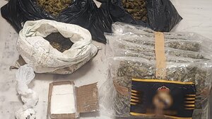 Μεγάλη αστυνομική επιχείρηση στα Χανιά: Πέντε συλλήψεις, μεγάλες ποσότητες ναρκωτικών