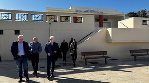 Νέο Κοιμητήριο: Παραδόθηκε σε χρήση ο χώρος τέλεσης πολιτικών κηδειών, οι ψυκτικοί θάλαμοι και ο χώρος κοινωνικών εκδηλώσεων