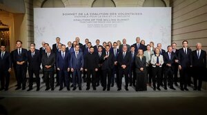 Μακρόν, Στάρμερ και Ζελένσκι υπέγραψαν συμφωνία για τις εγγυήσεις ασφαλείας στην Ουκρανία