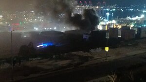 Μεγάλη φωτιά στο Πέραμα Aττικής – Ήχησε το 112