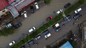 Ξαφνικές πλημμύρες στη Ινδονησία στοίχισαν τη ζωή σε 14 ανθρώπους