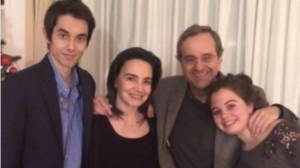 Η συγκινητική ανάρτηση του Κώστα Σαμαρά για την αδελφή του Λένα: «Για εμάς είσαι πάντα εδώ»