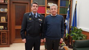 Στον Περιφερειάρχη Κρήτης ο νέος Διοικητής Πυροσβεστικών Υπηρεσιών Κρήτης