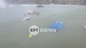 Γαύδος: Θυελλώδεις άνεμοι «σάρωσαν» τα παράλια - Σε κίνδυνο σκάφος της Frontex, αυτοκίνητο κατέληξε στη θάλασσα