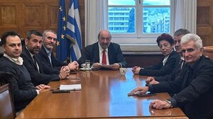 Με το προεδρείο της Ομοσπονδίας Αρτοποιών Ελλλάδας συναντήθηκε ο Μ. Χνάρης