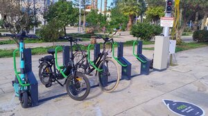 «Κλείδωσε, φόρτισε, συνέχισε»: 15 έξυπνες θέσεις στάθμευσης και φόρτισης ηλεκτρικών ποδηλάτων απέκτησε το Ρέθυμνο