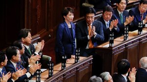 Ιαπωνία: Η Σανάε Τακαΐτσι ανέλαβε επισήμως την πρωθυπουργία μετά τον εκλογικό της θρίαμβο