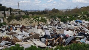 «Μια χωματερή στο Νέο Κοιμητήριο»