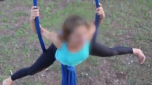 «Την άφησαν χωρίς φάρμακα από το ψυχιατρείο» λέει ο γιος της δασκάλας γιόγκα που έβαζε γκαζάκια σε αυτοκίνητα