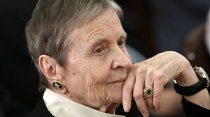 Ελένη Γλύκατζη – Αρβελέρ: Το ταξίδι από τον προσφυγικό Βύρωνα στην κορυφή της Σορβόννης