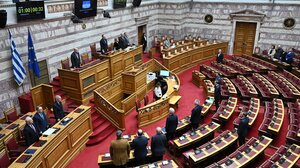Συνταγματική αναθεώρηση: Οι τέσσερις «πυλώνες», οι αντιδράσεις και τα επόμενα βήματα