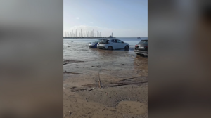 Κακοκαιρία: Κομμένοι δρόμοι και θάλασσα στη στεριά στη δυτική και βόρεια Ελλάδα