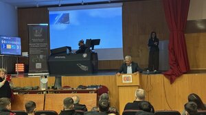 Πλήθος κόσμου στην παρουσίαση του προσομοιωτή πτήσης F-35 στο Οροπέδιο Λασιθίου