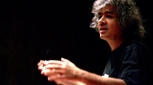 Νίκος Κυπουργός: "Διδάχτηκα πολλά από τον Μ. Χατζιδάκι, από το έργο του αλλά και τη στάση ζωής του"