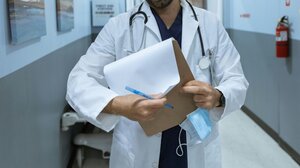 Αύξηση των περιστατικών βίας σε βάρος γιατρών και νοσηλευτών