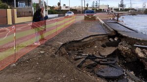 Σοβαρές ζημιές και... κίνδυνοι στο παραλιακό μέτωπο των Γουβών - Τί ζητά ο Δήμος Χερσονήσου