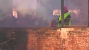 Ιταλία: Συγκρούσεις της αστυνομίας με διαδηλωτές στο Μιλάνο, κοντά στο Ολυμπιακό Χωριό