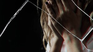 Απείλησε ότι θα την σκοτώσει όταν του είπε ότι μετακομίζει με τα παιδιά τους στην Κρήτη!