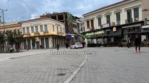 Λαμία: Άγριο ξύλο μεταξύ νεαρών στην πλατεία Πάρκου