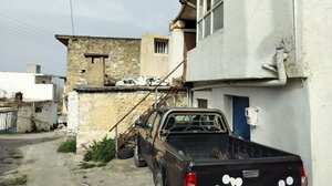 Αδελφοκτονία: πρώτα πήρε στην Αστυνομία και μετά τον σκότωσε με λυσσαλέο μίσος