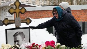 Ρωσία: Πολίτες τιμούν τη μνήμη του Ναβάλνι εν μέσω αποκαλύψεων για δηλητηρίαση