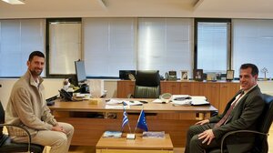 Στον Πλεύρη ο Τζόκοβιτς: «Τιμή μας η επιθυμία του να μείνει με την οικογένεια του στη χώρα μας»