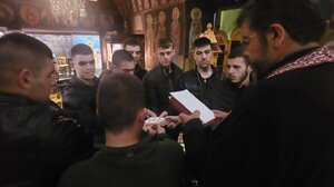 Πρώτα πήραν την ευχή του παπά-Ανδρέα και μετά παρουσιάστηκαν στον στρατό 