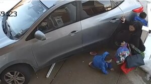 Στιγμές τρόμου στο Νιου Τζέρσεϊ: Μεθυσμένη οδηγός έπεσε πάνω σε μητέρα με τα δύο παιδιά της - Βίντεο